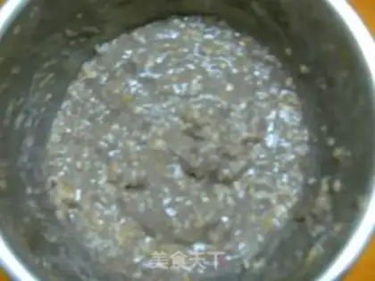 Make wheat fragrant banana black rice roll step 7