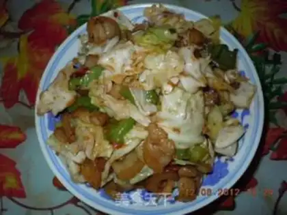 Make Green pepper and lotus white cooked pork step 7