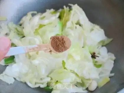 Make Tomato version of shredded cabbage step 5