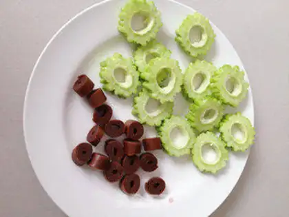 Make Balsam pear stuffed with fruit peony step 1