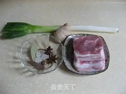 Make braised pork step 0