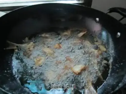 Make fried small yellow croaker step 2