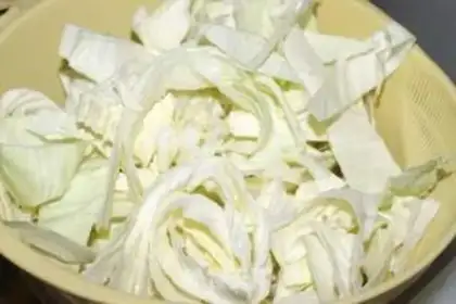 Make stir-fried cabbage with carrot step 1