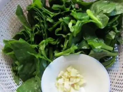 Make Garlic Garsa step 1