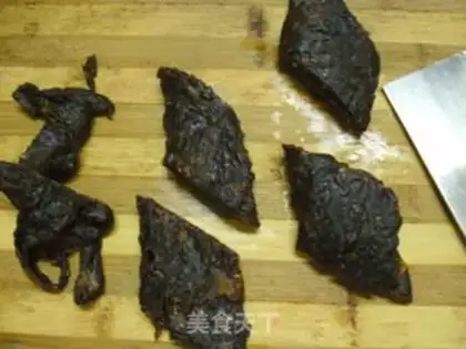 Make wheat fragrant banana black rice roll step 11
