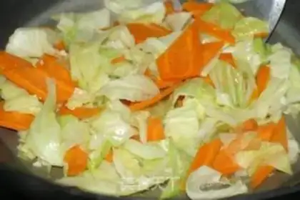 Make stir-fried cabbage with carrot step 3
