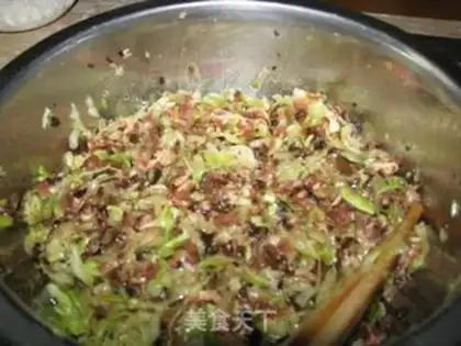 Make Xihu steamed rice pork dumplings step 2