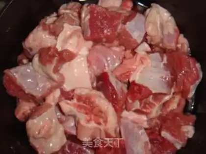 Make Braised beef brisket with white radish step 0