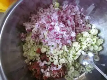 Make Hot noodles steamed buns step 2