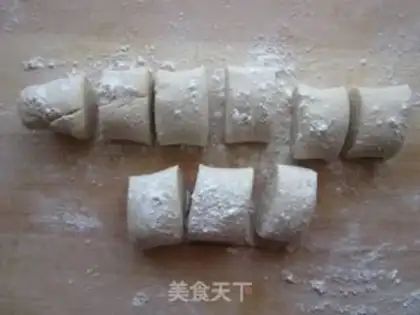 Make Hot noodles steamed buns step 3