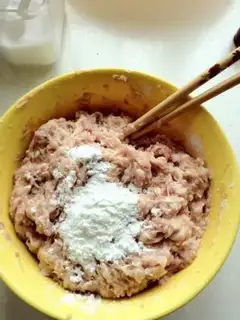 Make Sweet and sour lion head step 2