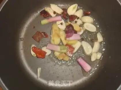 Make Braised beef brisket with white radish step 3