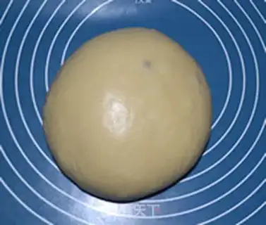 Make Fresh cream braid bun step 0