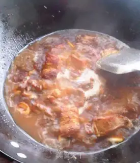 Make Roasted pork ribs with red heart potatoes step 5