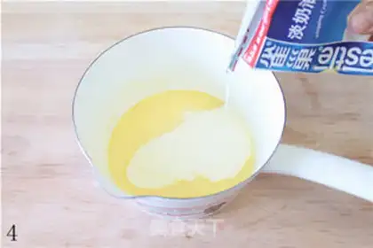 Make Chocolate crispy banana cream cake step 3
