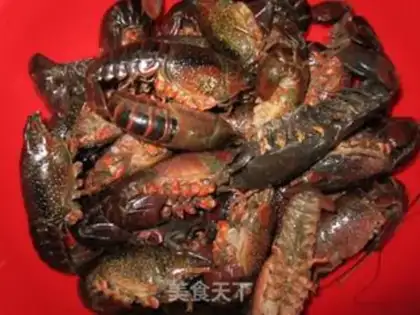 Make braised crayfish step 2