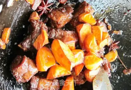 Make Roasted pork ribs with red heart potatoes step 9