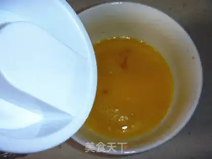Make Steamed eggs with minced pork step 2