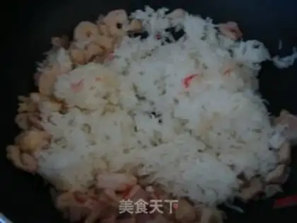 Make Yellow cloth egg mixed rice step 3