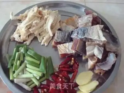 Make Stewed pork belly with cured fish and tofu bamboo step 2