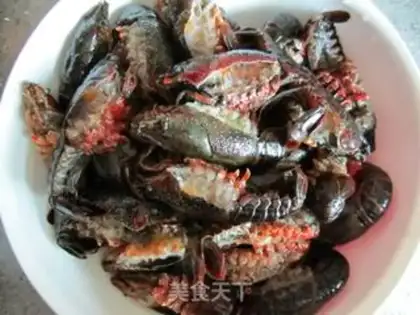 Make braised crayfish step 7