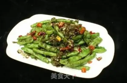 Make Dry stir-fried green beans step 8