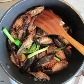 Make braised crayfish step 10