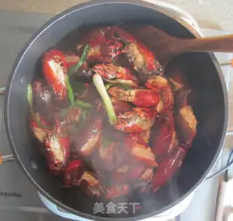 Make braised crayfish step 11