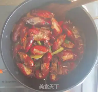 Make braised crayfish step 12