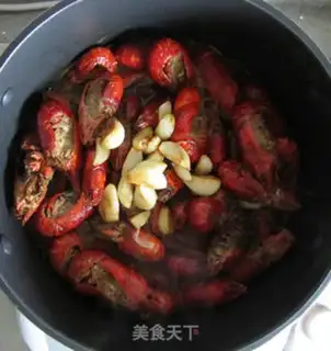 Make braised crayfish step 13