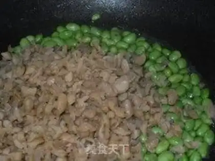 Make stir-fried dried radish with edamame step 2