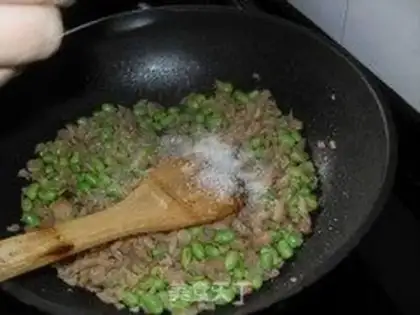 Make stir-fried dried radish with edamame step 3