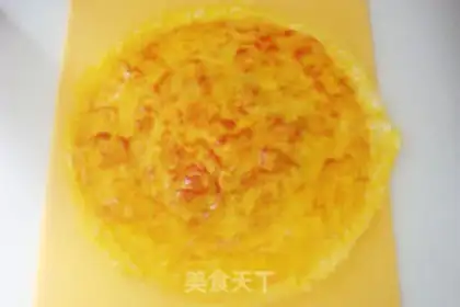Make Rice egg roll step 3