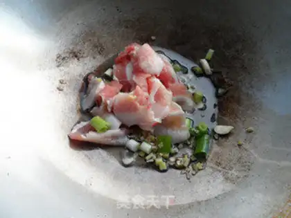 Make stir-fried cowpea pork belly step 6