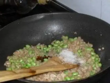 Make stir-fried dried radish with edamame step 4