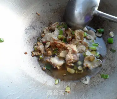 Make stir-fried cowpea pork belly step 7
