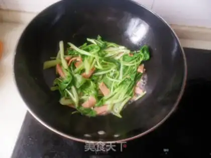 Make Scrambled eggs with ham and green vegetables step 4