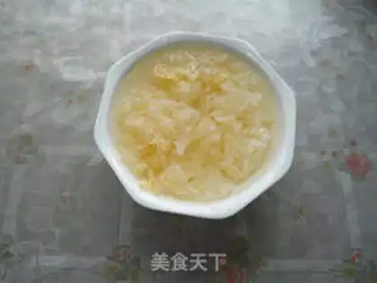Make Tremella and cherry soup step 1