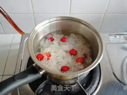 Make Tremella and cherry soup step 3