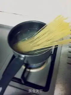 Make Tomato pasta step 0