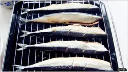 Make Roasted saury step 3