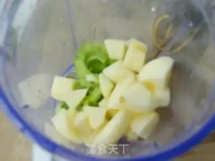 Make Balsam pear apple drink step 4