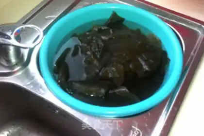Make Garlic seaweed step 1