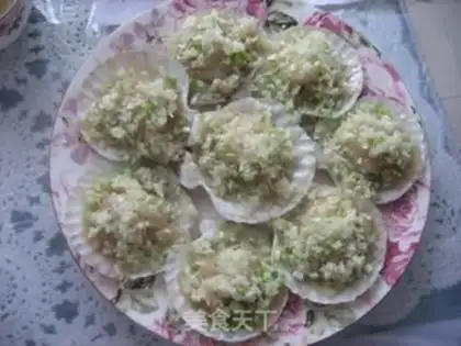 Make Steamed scallops with garlic and vermicelli step 3