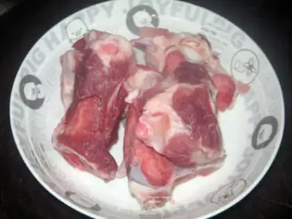 Make Lotus root pork bone soup step 0
