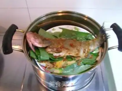 Make Steamed perch with spicy bean paste step 3