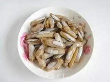 Make Steamed razor clam step 0