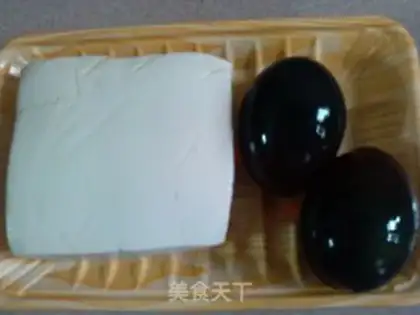 Make Preserved egg mixed with tofu step 0