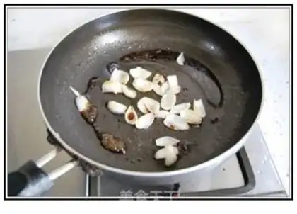 Make Saute lily lettuce and bamboo shoots leaves in soy sauce step 8