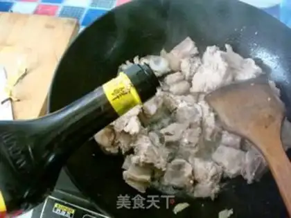 Make Lotus root pork bone soup step 3